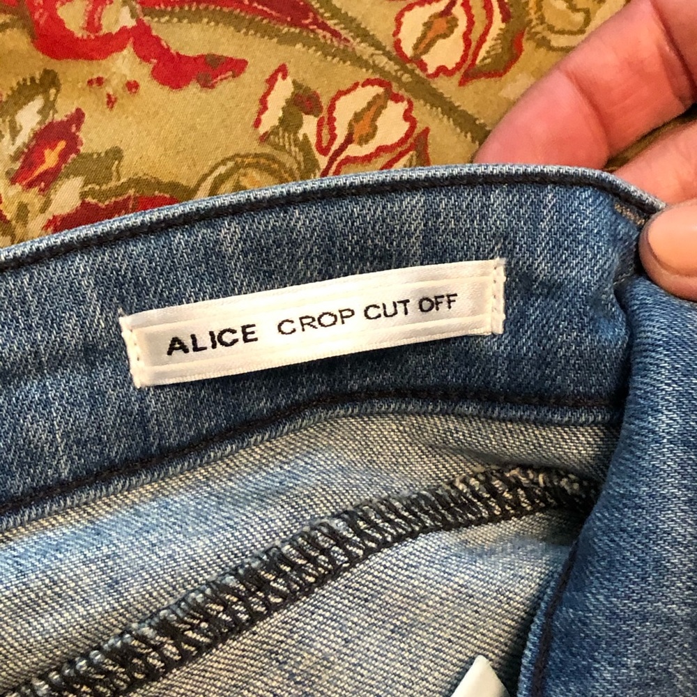 - 🌼🌼🌼🌼Habitual Blue Jeans. Host Pick 2X🌼🌼🌼🌼 Size 27 - Picture 12 of 16
